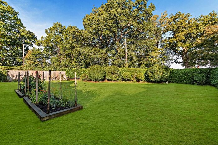 5 Bedroom Detached House For Sale In Chapel Row, Berkshire, RG7
