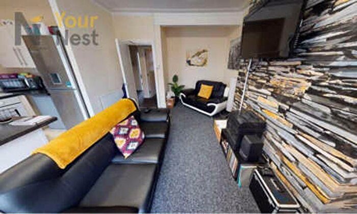 4 Bedroom Terraced House To Rent In Headingley Mount, Headingley, Leeds, LS6