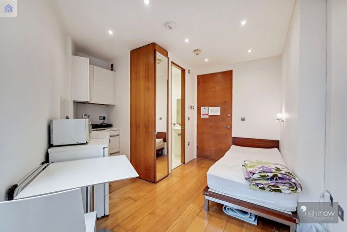 Studio To Rent In Maltings Place, Tower Bridge Road, London, SE1