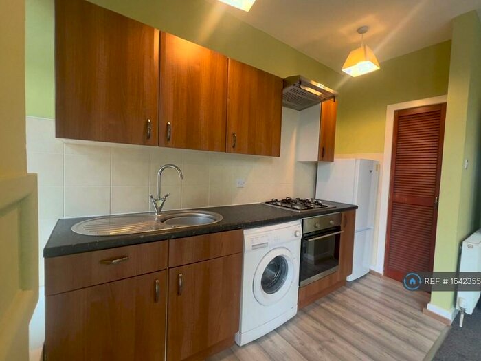 1 Bedroom Flat To Rent In Dumbarton Road, Clydebank, G81