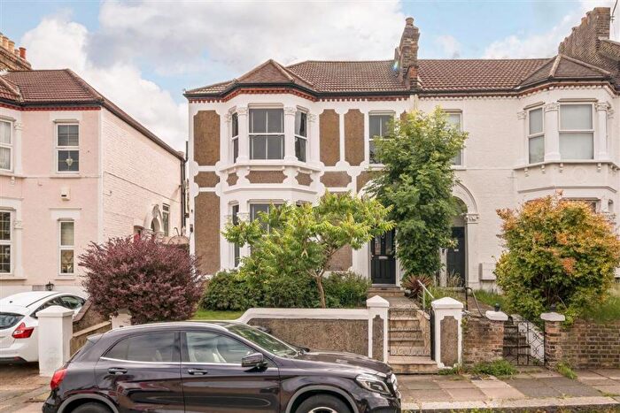 4 Bedroom Flat For Sale In Abbotshall Road, Catford, SE6