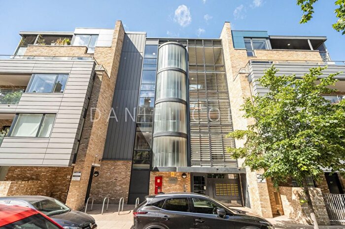 2 Bedroom Flat For Sale In Roffo Court, Boundary Lane, SE17