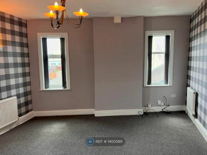2 Bedroom Flat To Rent In Denton Road, Audenshaw, Manchester, M34