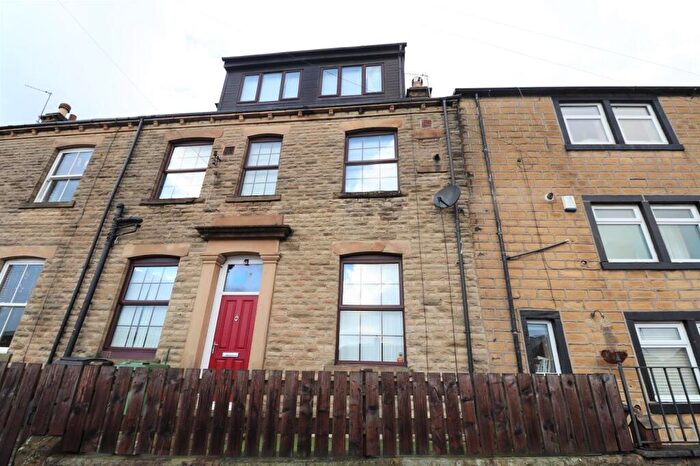 3 Bedroom Terraced House To Rent In Lane End, Pudsey, West Yorkshire, LS28