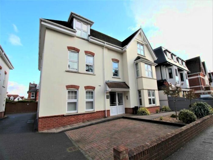 2 Bedroom Flat To Rent In Alumhurst Road, Westbourne, Bournemouth, BH4