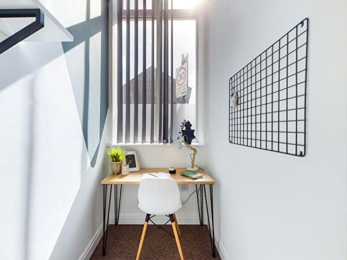 8 Bedroom Flat To Rent In Smithdown Road, Liverpool, L15