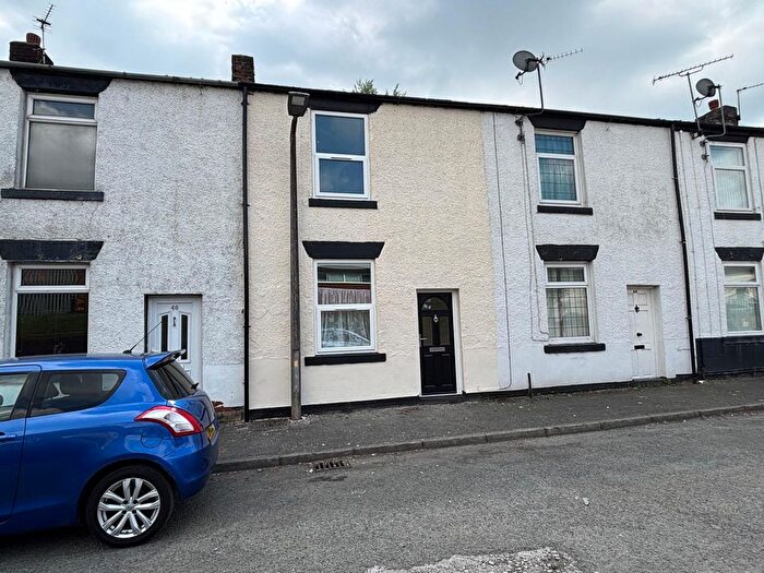 2 Bedroom Property To Rent In Woodhill Street, Bury, BL8