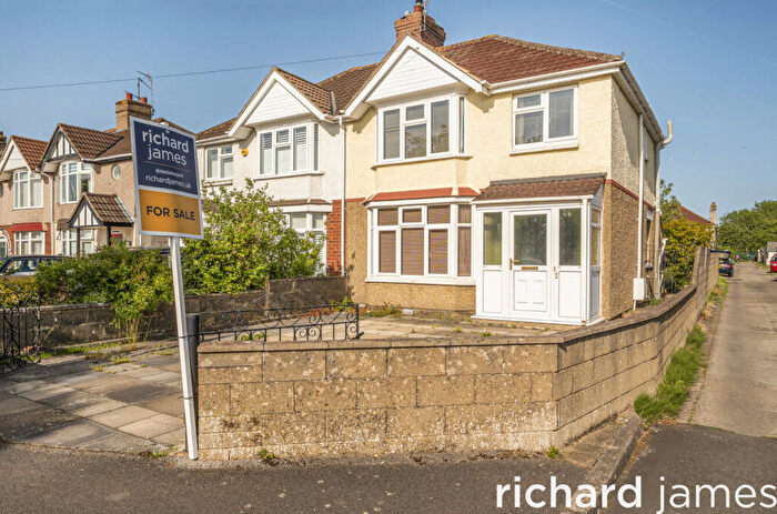 3 Bedroom Semi Detached House For Sale In Northern Road, Rodbourne Cheney, Swindon, SN2