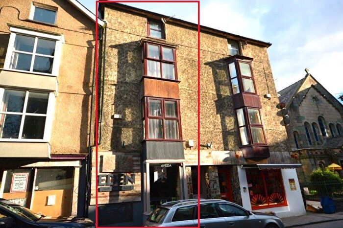 3 Bedroom Flat For Sale In Glan Morgan, High Street, Barmouth, LL42