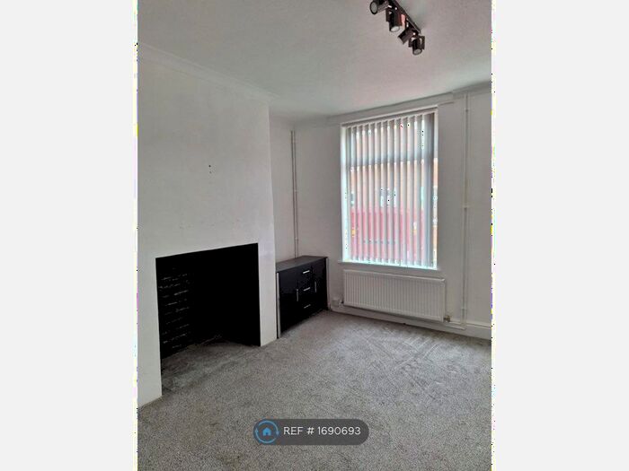2 Bedroom Terraced House To Rent In South Street North, New Whittington, Chesterfield, S43