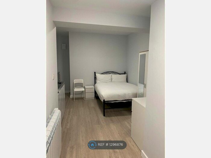Studio To Rent In St. Johns Road, Wembley, HA9