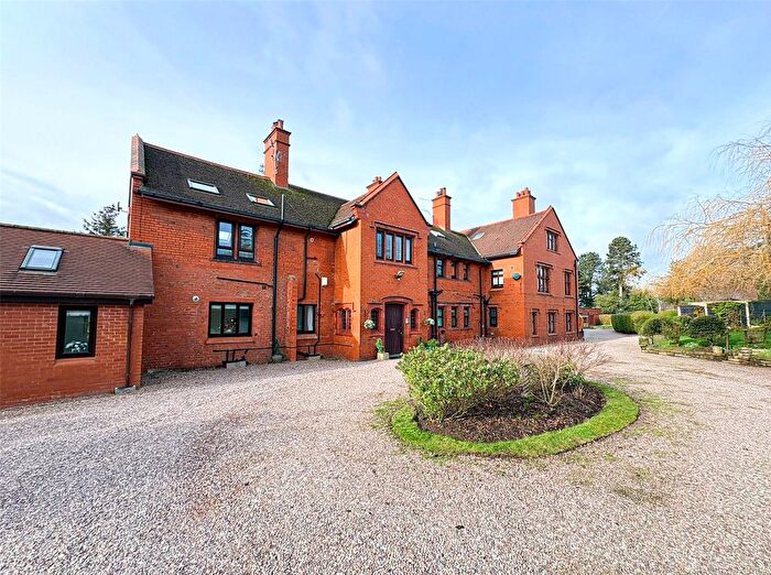 2 Bedroom Flat To Rent In Baskervyle Road, Heswall, Wirral, Merseyside, CH60