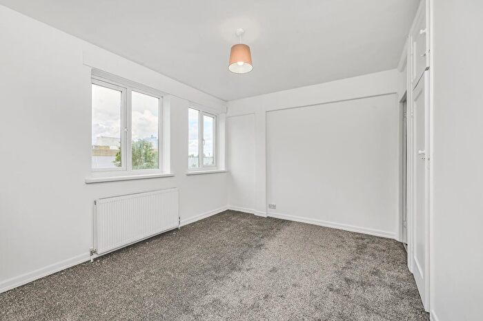 1 Bedroom Flat To Rent In Kimber Road, London, SW18
