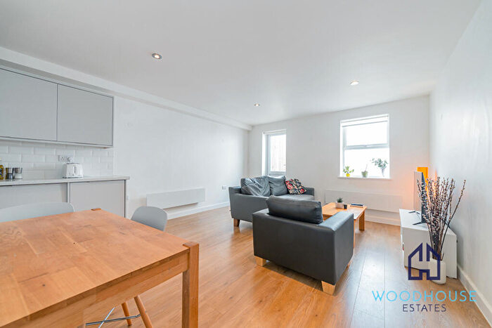 2 Bedroom Flat To Rent In Roman Road, London, E2