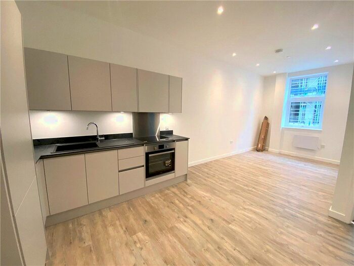 1 Bedroom Flat To Rent In London Road, Staines-Upon-Thames, Surrey TW18