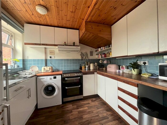 3 Bedroom Semi-Detached House For Sale In Woolwich Road, London, SE2