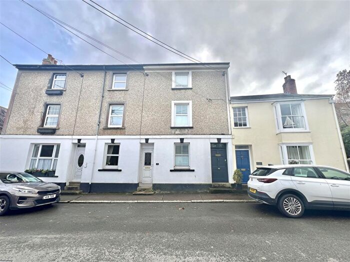 2 Bedroom Cottage For Sale In North Street, Lostwithiel, PL22