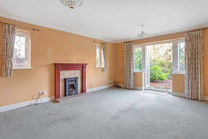 4 Bedroom Detached House For Sale In Nimrod Close, St. Albans, AL4