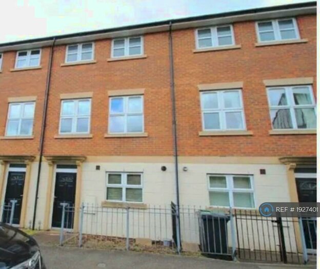 4 Bedroom Terraced House To Rent In Knights Mews, Rushden, NN10