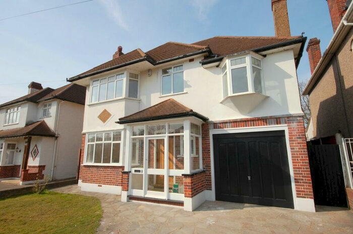 4 Bedroom Detached House To Rent In Hayes Chase, West Wickham, BR4