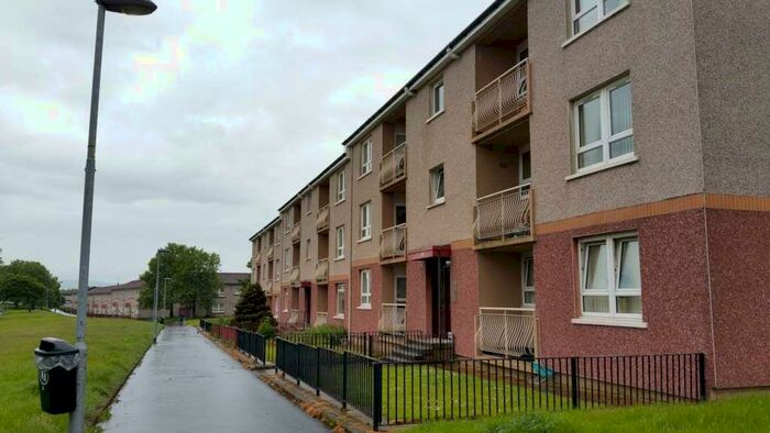 2 Bedroom Flat To Rent In Mossvale Walk, Glasgow, G33