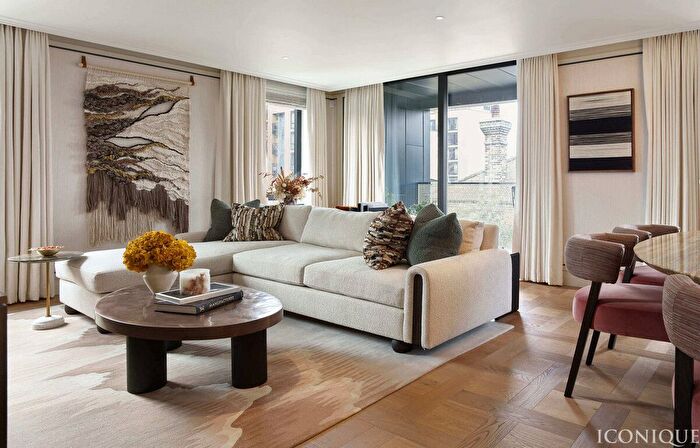 2 Bedroom Flat For Sale In Armoury Way, London, SW18