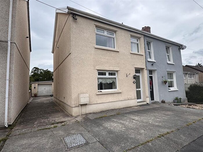 3 Bedroom Semi-detached House For Sale In Rawlings Road, Llandybie, Ammanford, SA18