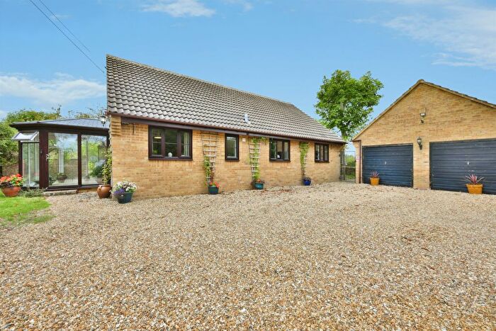 3 Bedroom Detached Bungalow For Sale In Gransden Road, Caxton, Cambridge, CB23