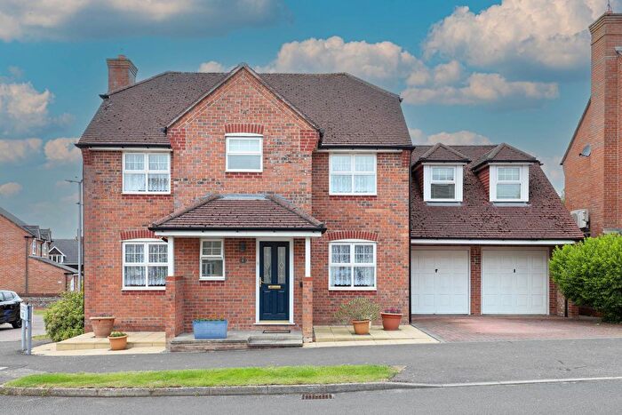 4 Bedroom Detached House For Sale In Shottesford Ave, Blandford Forum, DT11