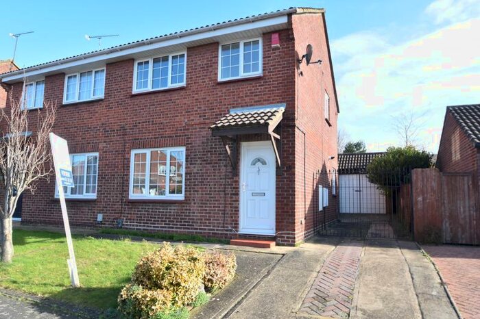 3 Bedroom Semi-Detached House To Rent In Enderby Road, Luton LU3