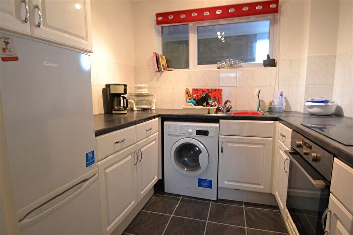 1 Bedroom Flat To Rent In Woodgrange Court, Rawdon Drive, Hoddesdon, Hertfordshire, EN11