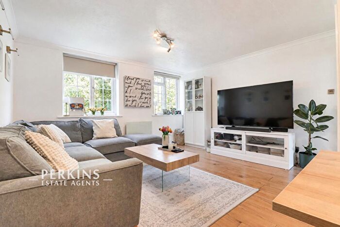 2 Bedroom Flat For Sale In Greenford, UB6