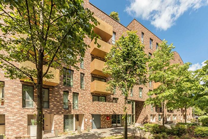 2 Bedroom Flat To Rent In Truman Walk, Bow, E3