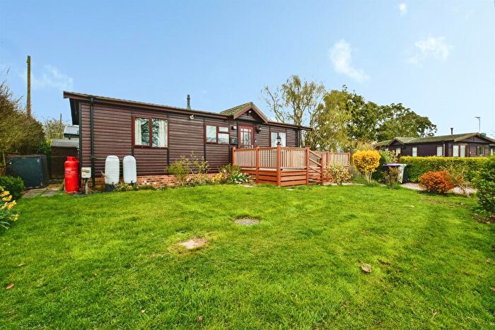 2 Bedroom Park Home For Sale In Great Steeping Road, Monksthorpe, Spilsby, PE23
