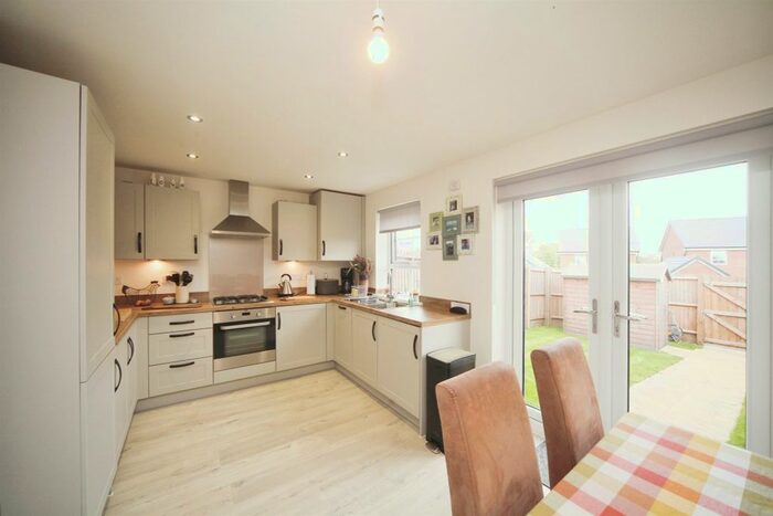 3 Bedroom End Of Terrace House For Sale In Rossiter Road, Cheddon Fitzpaine, Taunton, TA2