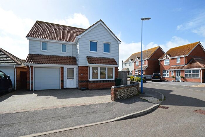4 Bedroom Detached House To Rent In Canadian Crescent, Selsey, Chichester, West Sussex, PO20