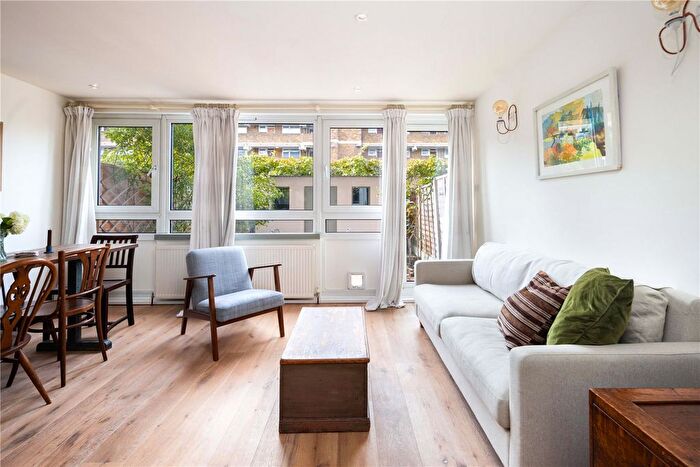 3 Bedroom Maisonette For Sale In St. Stephens Road, Bow, London, E3