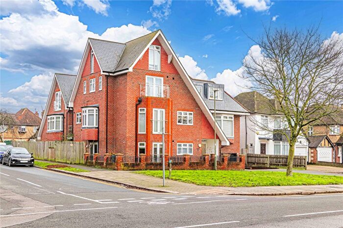 3 Bedroom Flat For Sale In Crossan Court, Stonegrove, Edgware, Middlesex, HA8