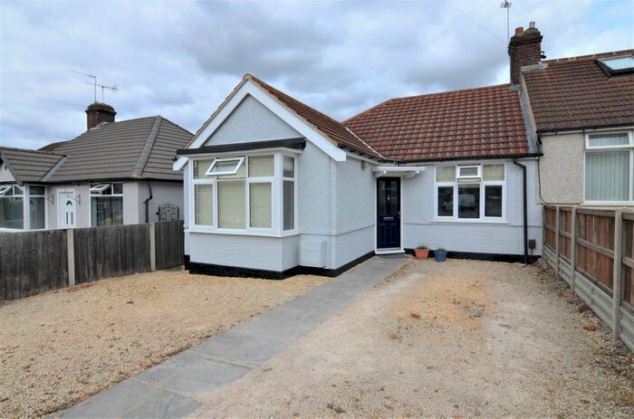 3 Bedroom Semi-Detached Bungalow To Rent In Kingswood Avenue, Belvedere, DA17