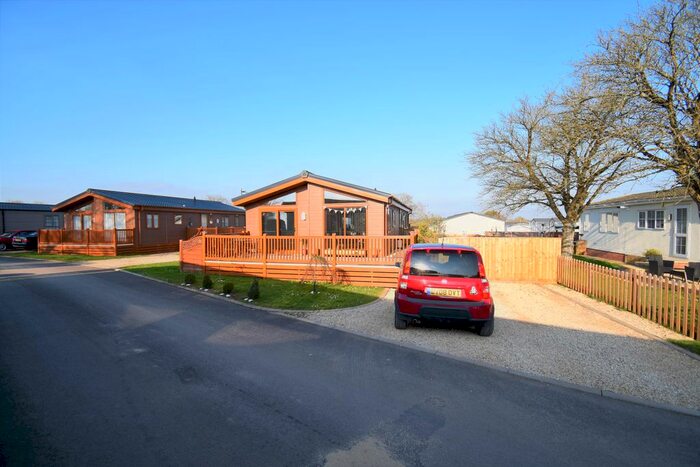2 Bedroom Bungalow For Sale In Bowdens, Langport, TA10