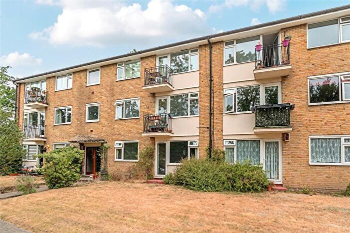 2 Bedroom Flat For Sale In Embassy Gardens, Beckenham, BR3