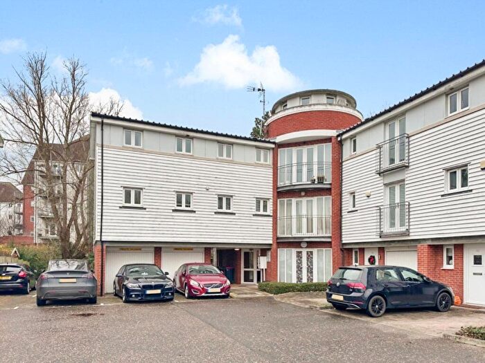 1 Bedroom Flat For Sale In Waters Edge, Canterbury, CT1