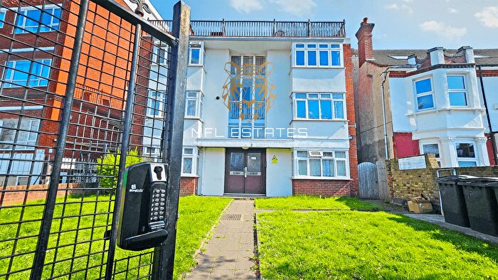 Studio For Sale In London Road, Thornton Heath, CR7