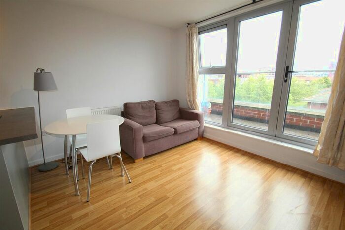 1 Bedroom Flat To Rent In Windsor Court, So Bow, E3