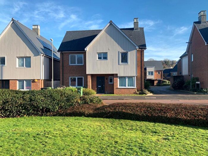 4 Bedroom Detached House To Rent In Castlridge Drive, Greenhithe, Kent, DA9