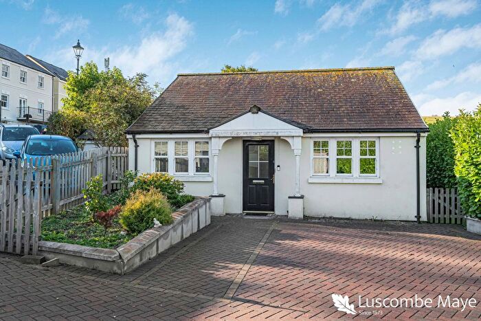 3 Bedroom Bungalow For Sale In The Orchard, Modbury, PL21