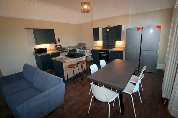 5 Bedroom Town House To Rent In Jesmond Road West, Jesmond, Newcastle Upon Tyne, NE2