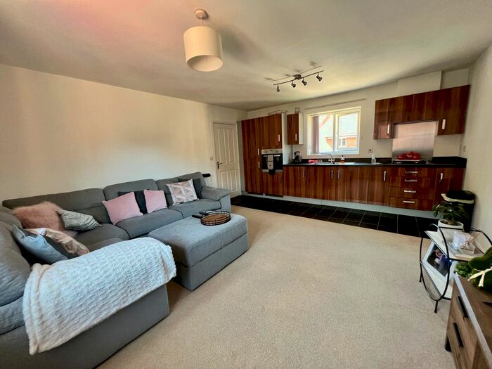 1 Bedroom Flat To Rent In Edward Close, Leeds, LS26