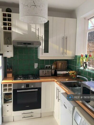 2 Bedroom Flat To Rent In Estelle Road, London, NW3