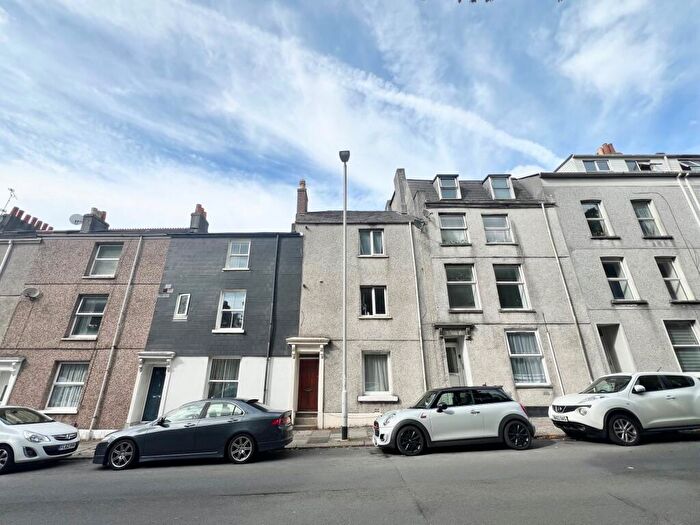 1 Bedroom Flat To Rent In Albert Road, PL2